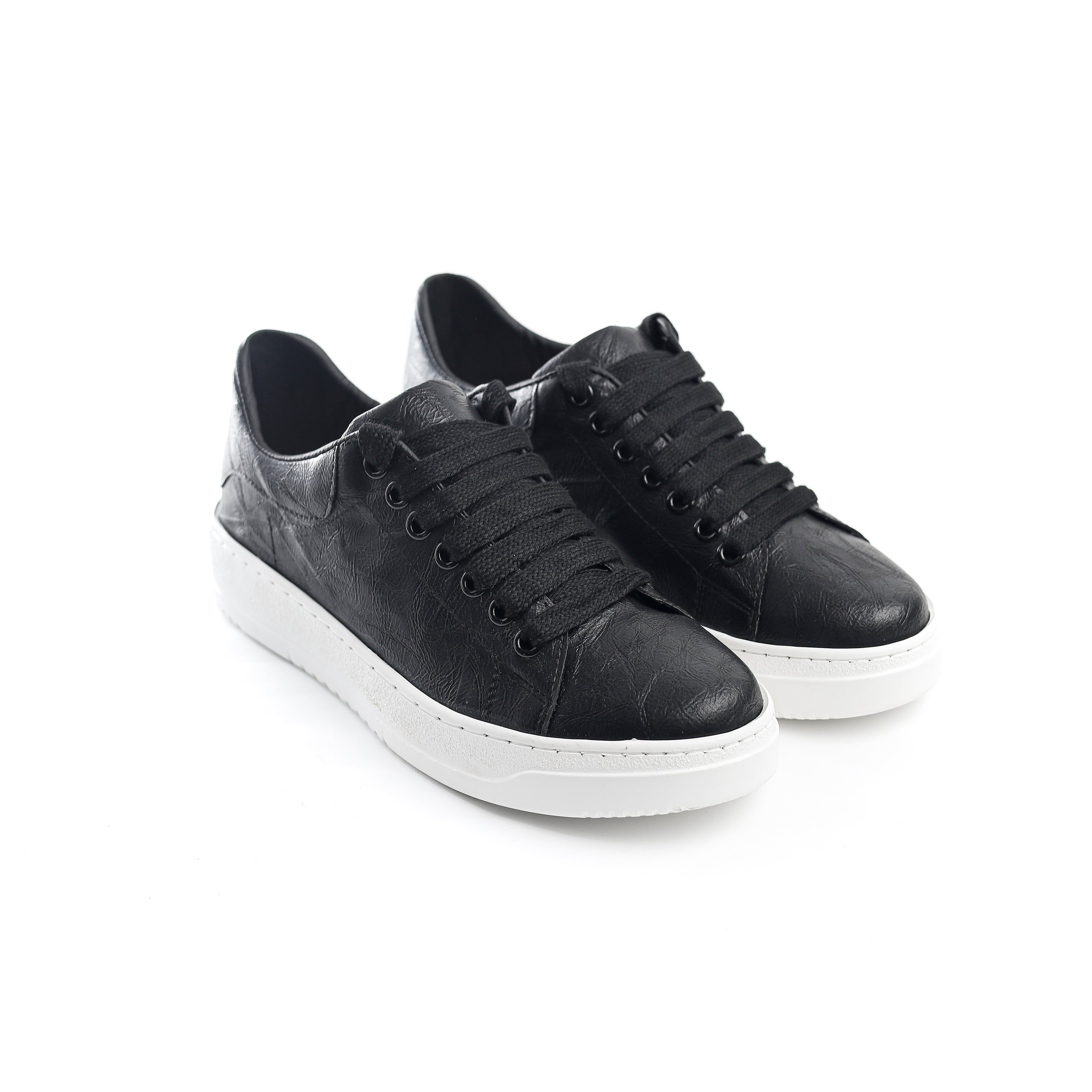 Graphite Spark Sneakers Black