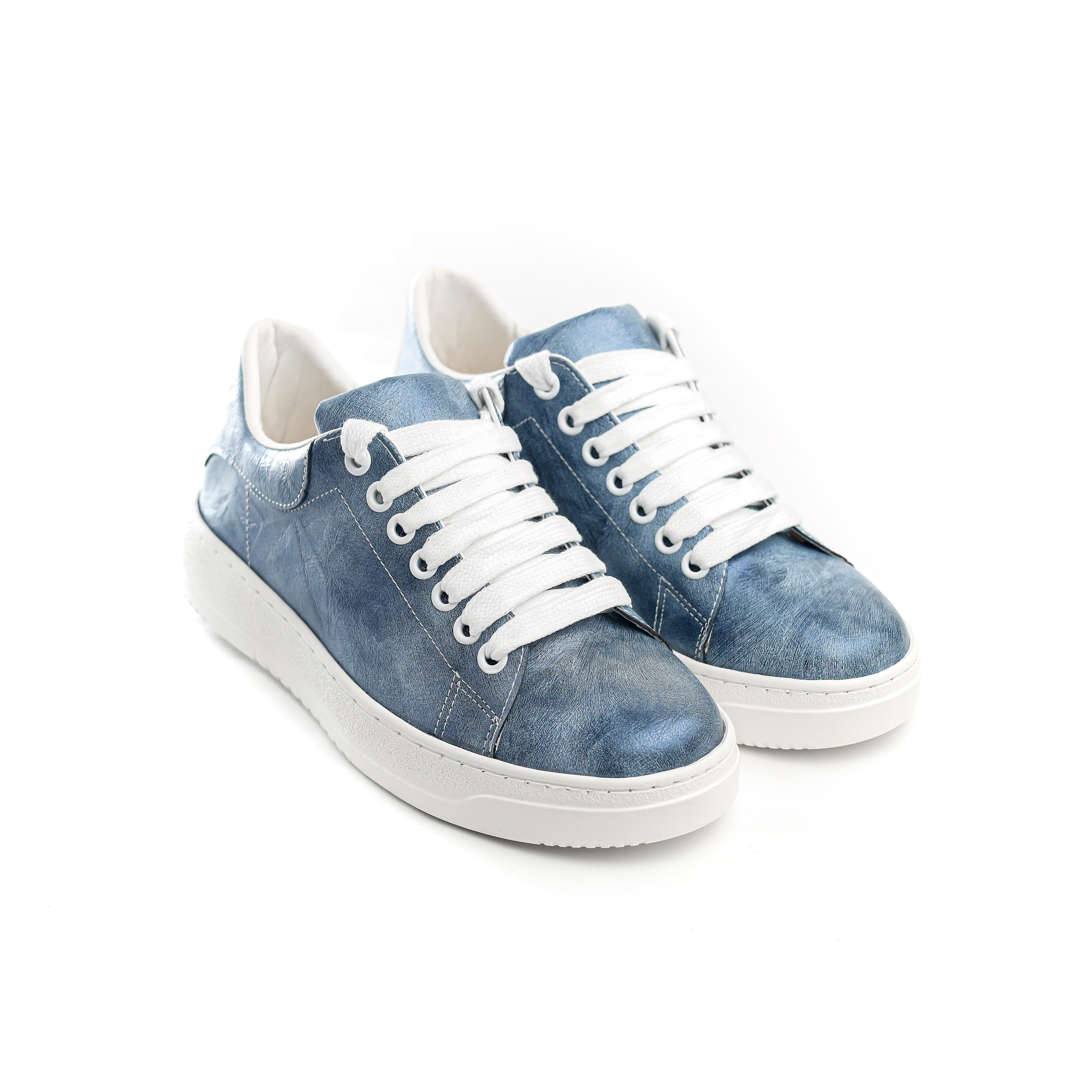 Graphite Spark Sneakers Blue
