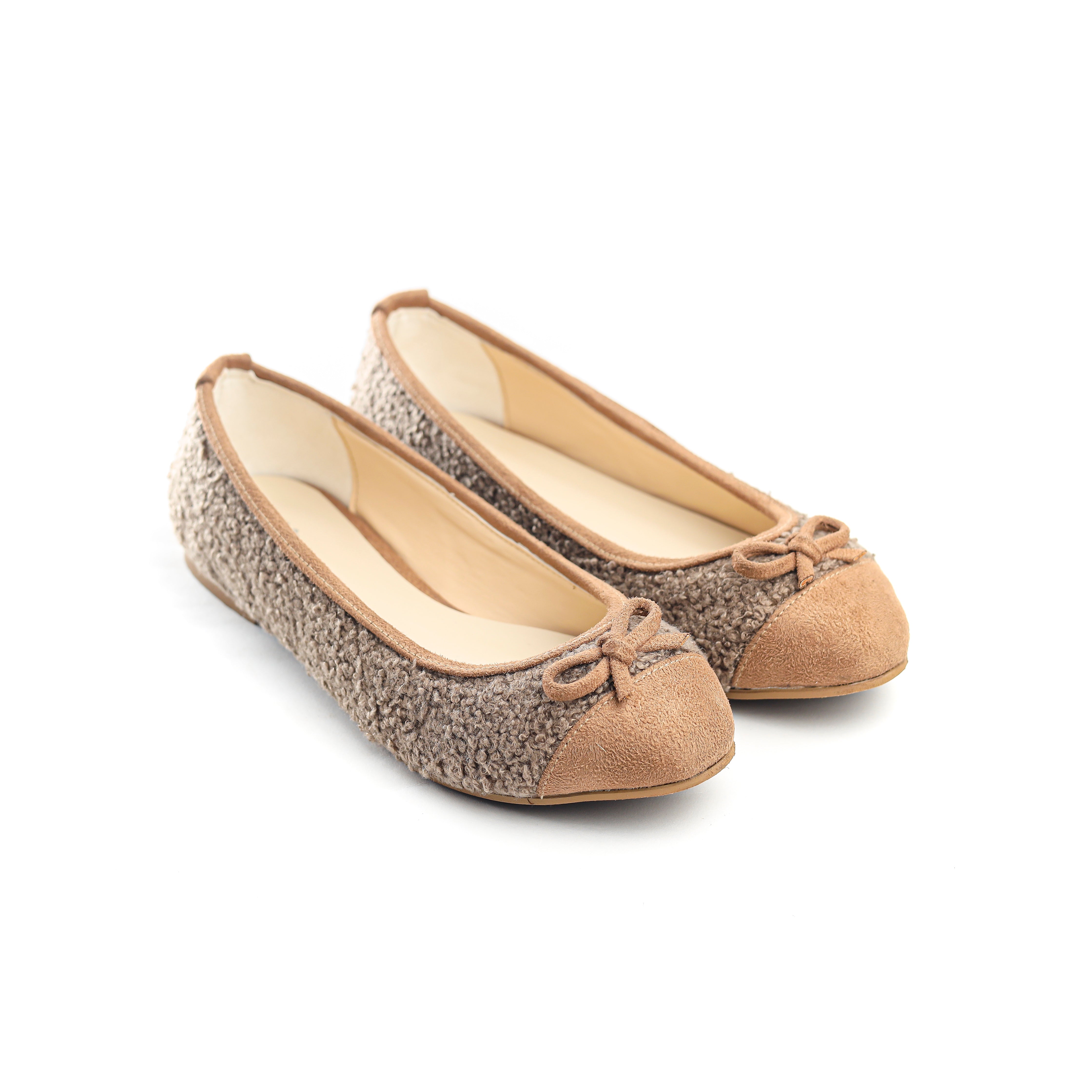 Neutral Fleece Flat Cafe