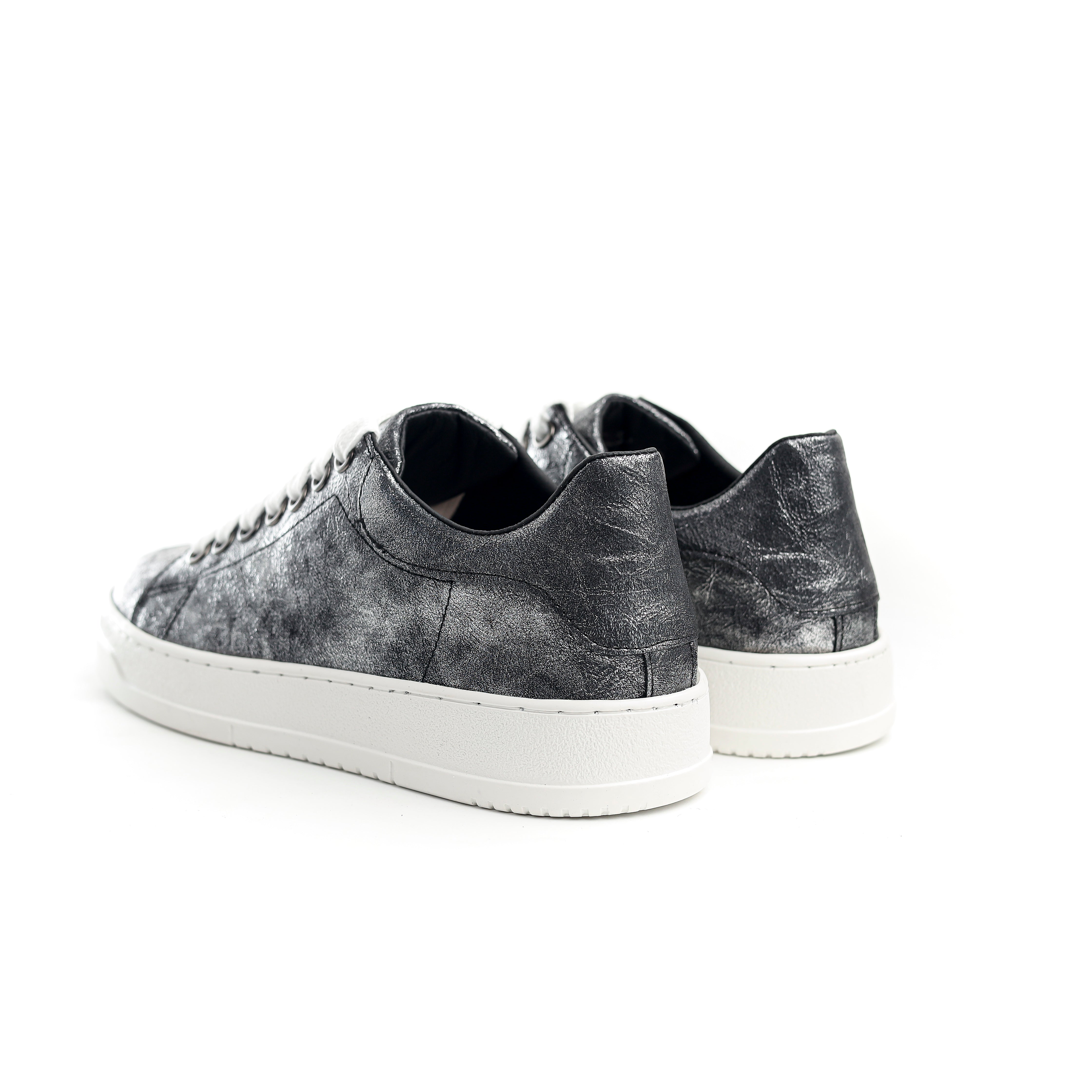 Graphite Spark Sneakers metallic black