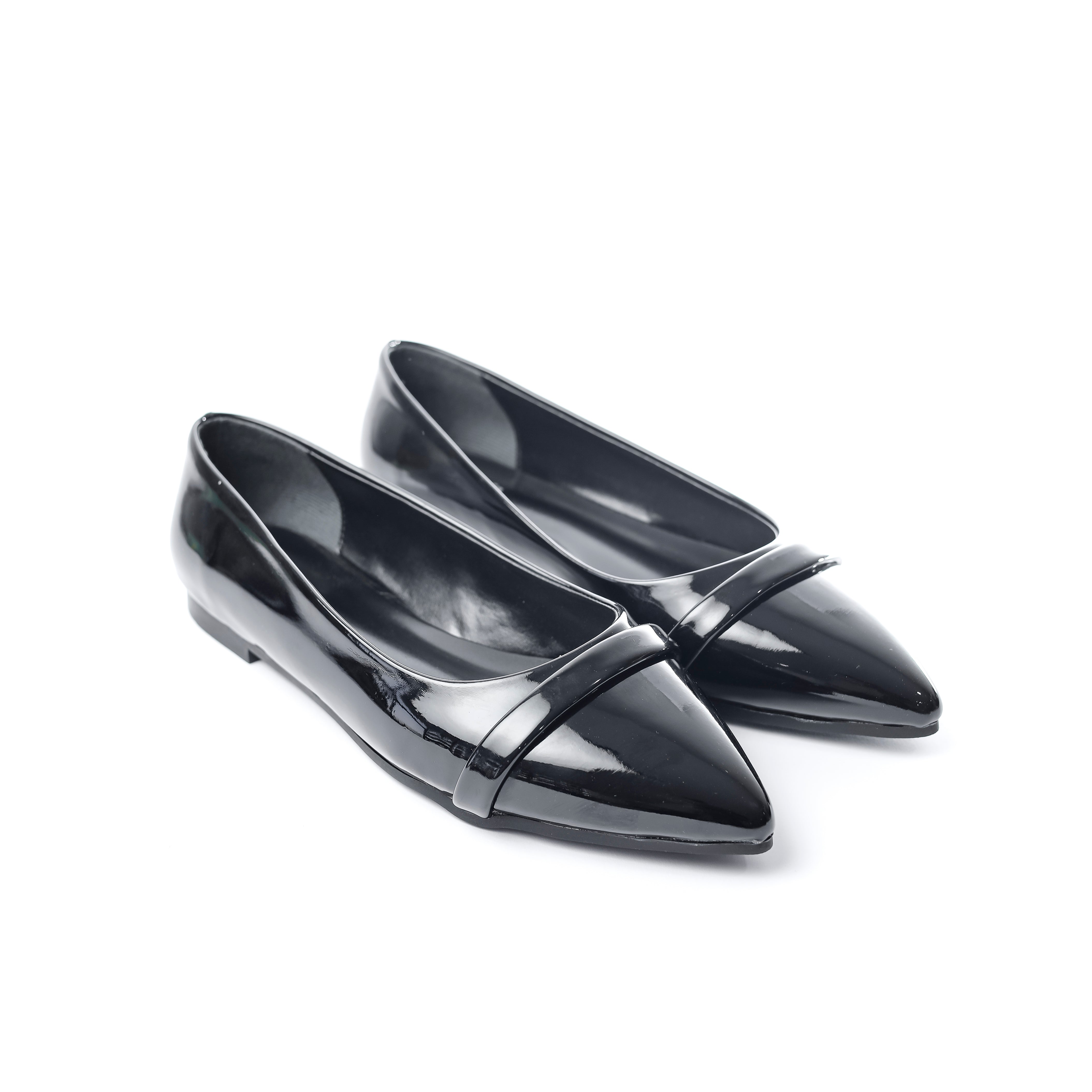 Timeless Pointed Flats Black