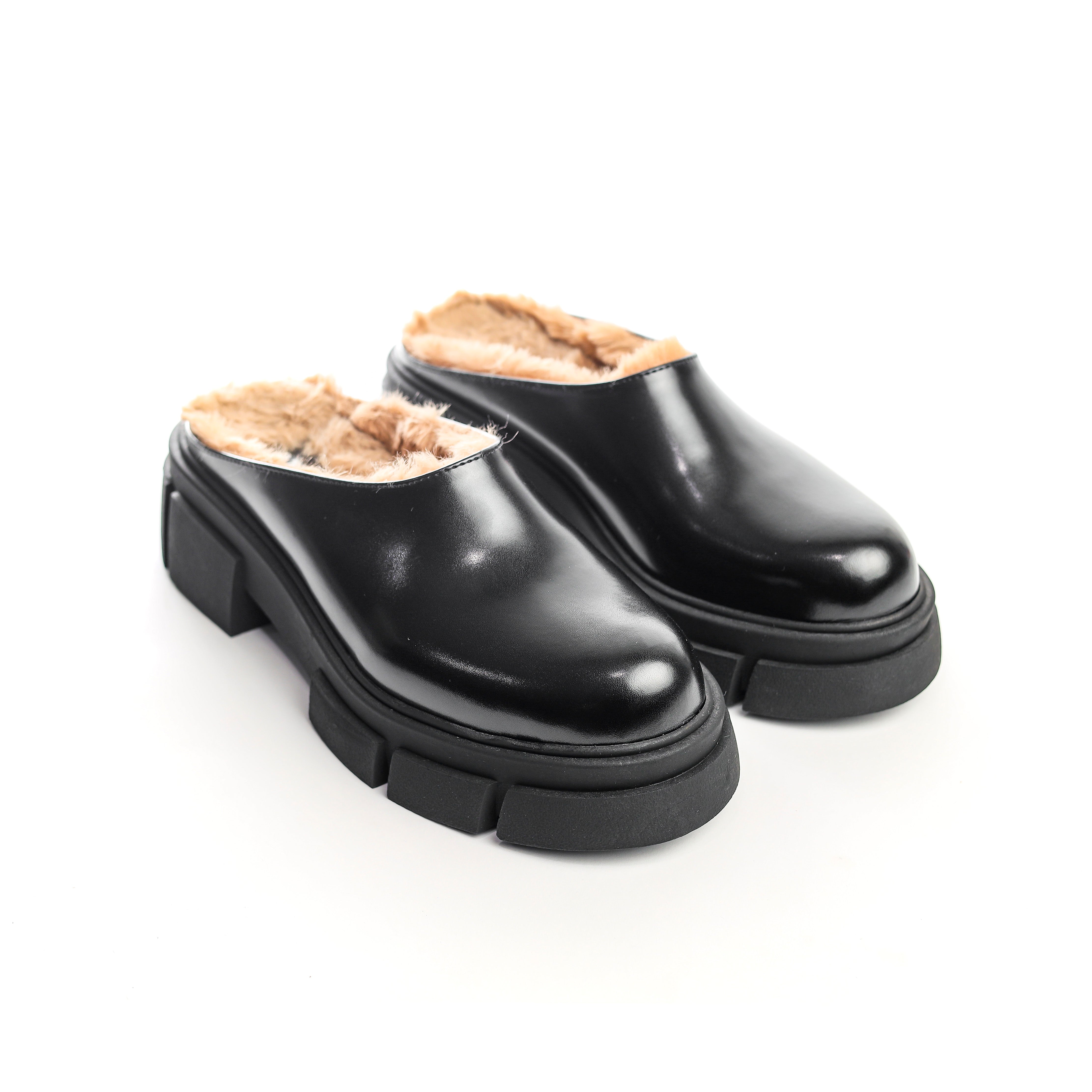 Warmth Luxe Clogs Black