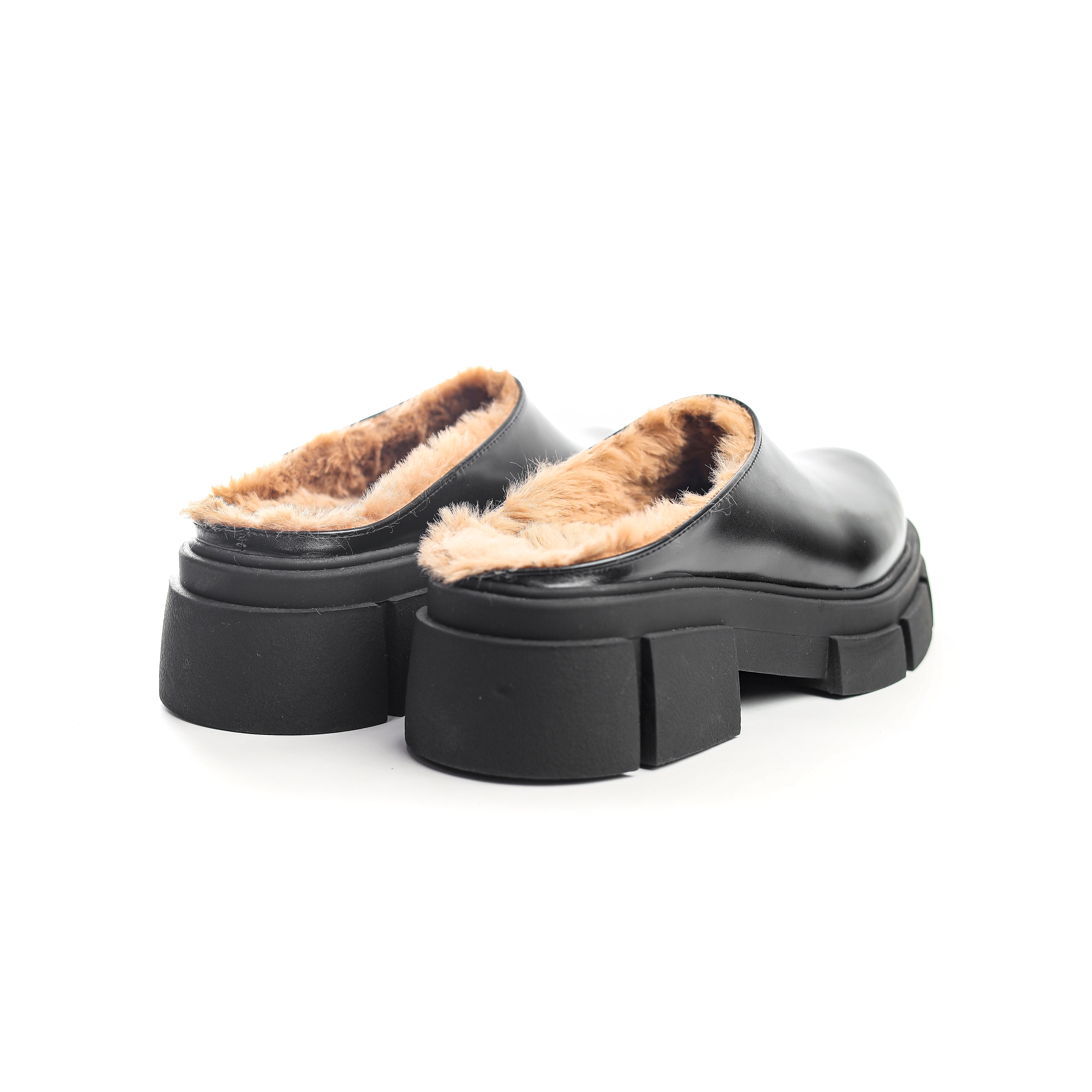 Warmth Luxe Clogs Black