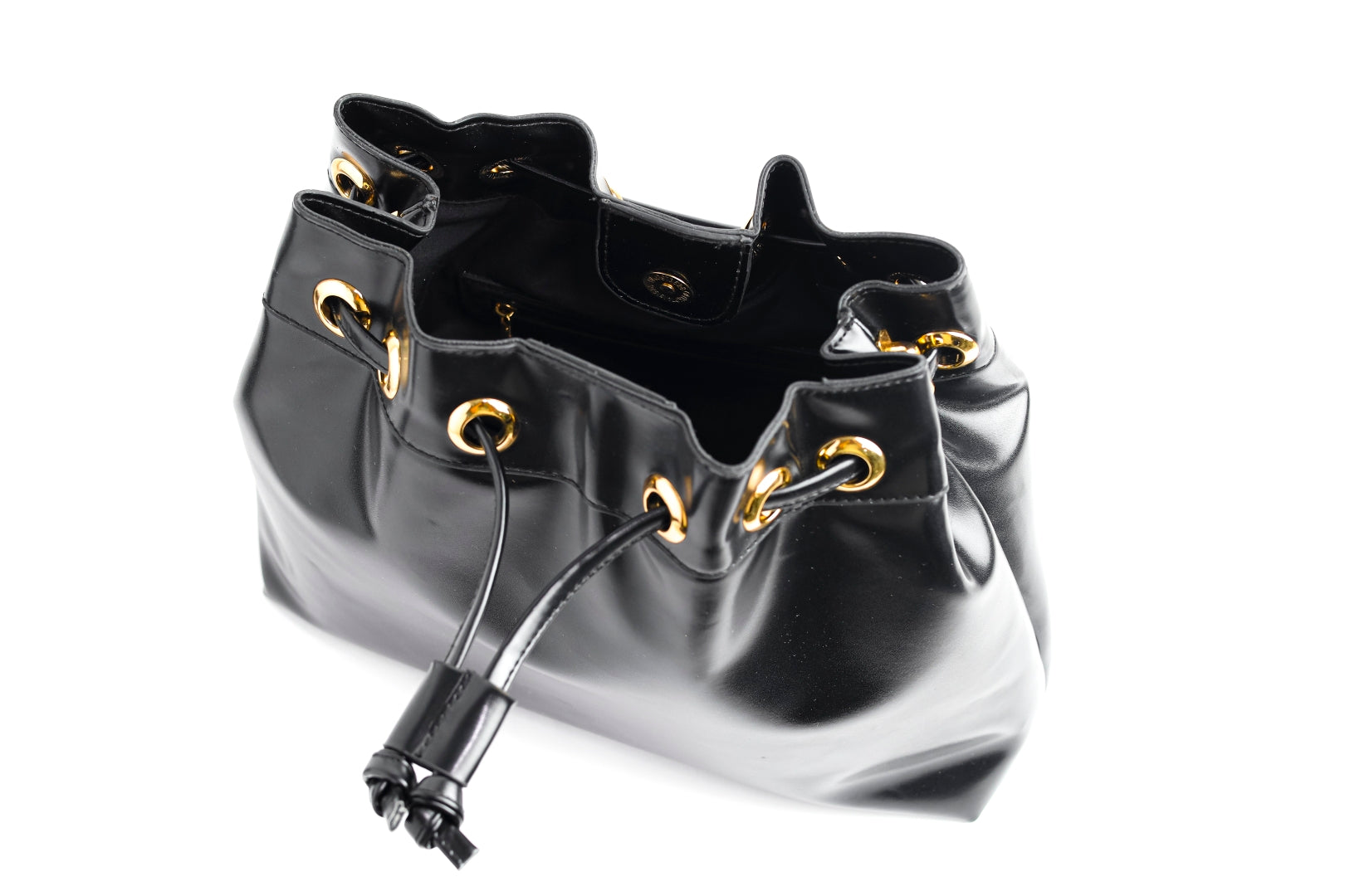 Vintage-Inspired Leather Bucket Black