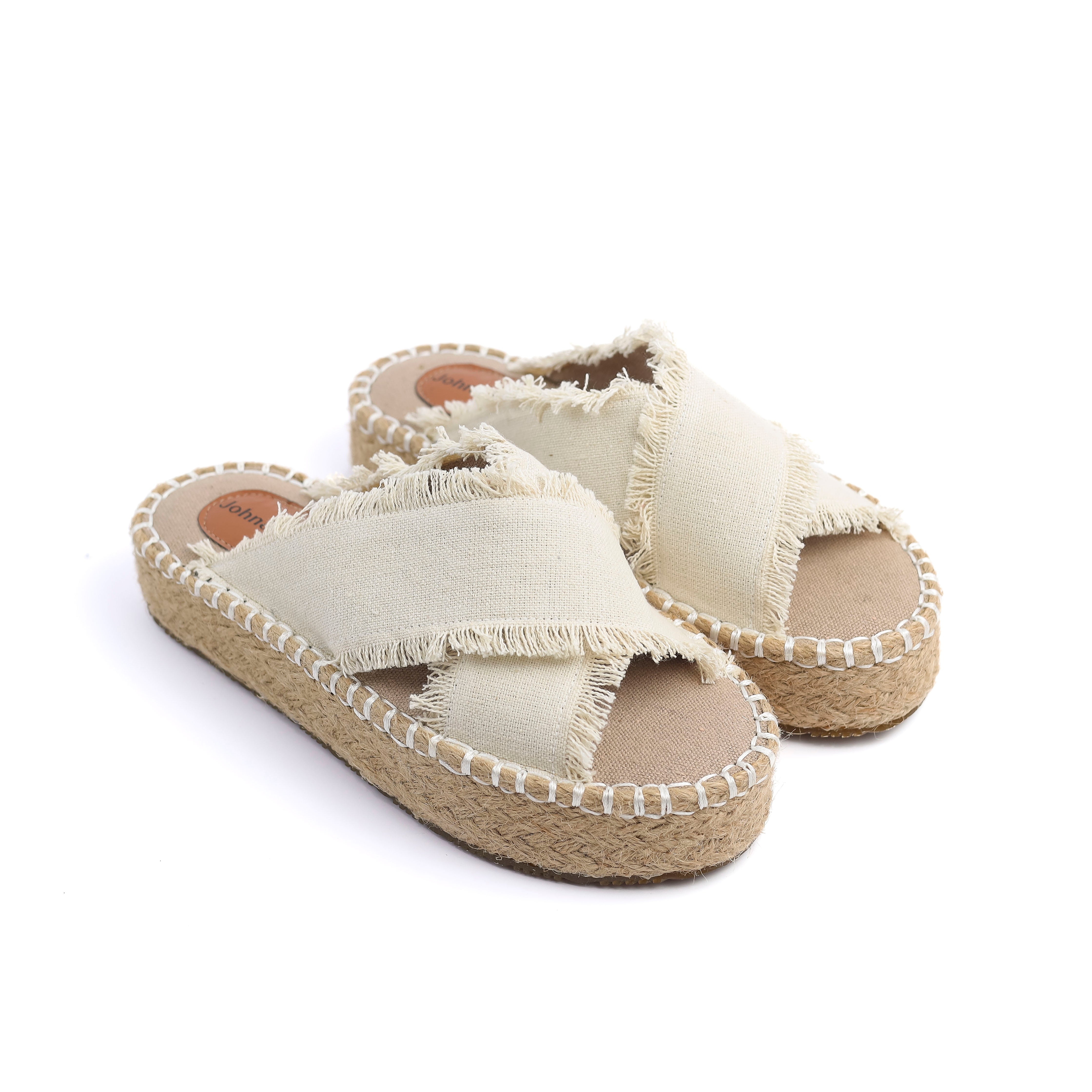 Breezy Slippers Beige