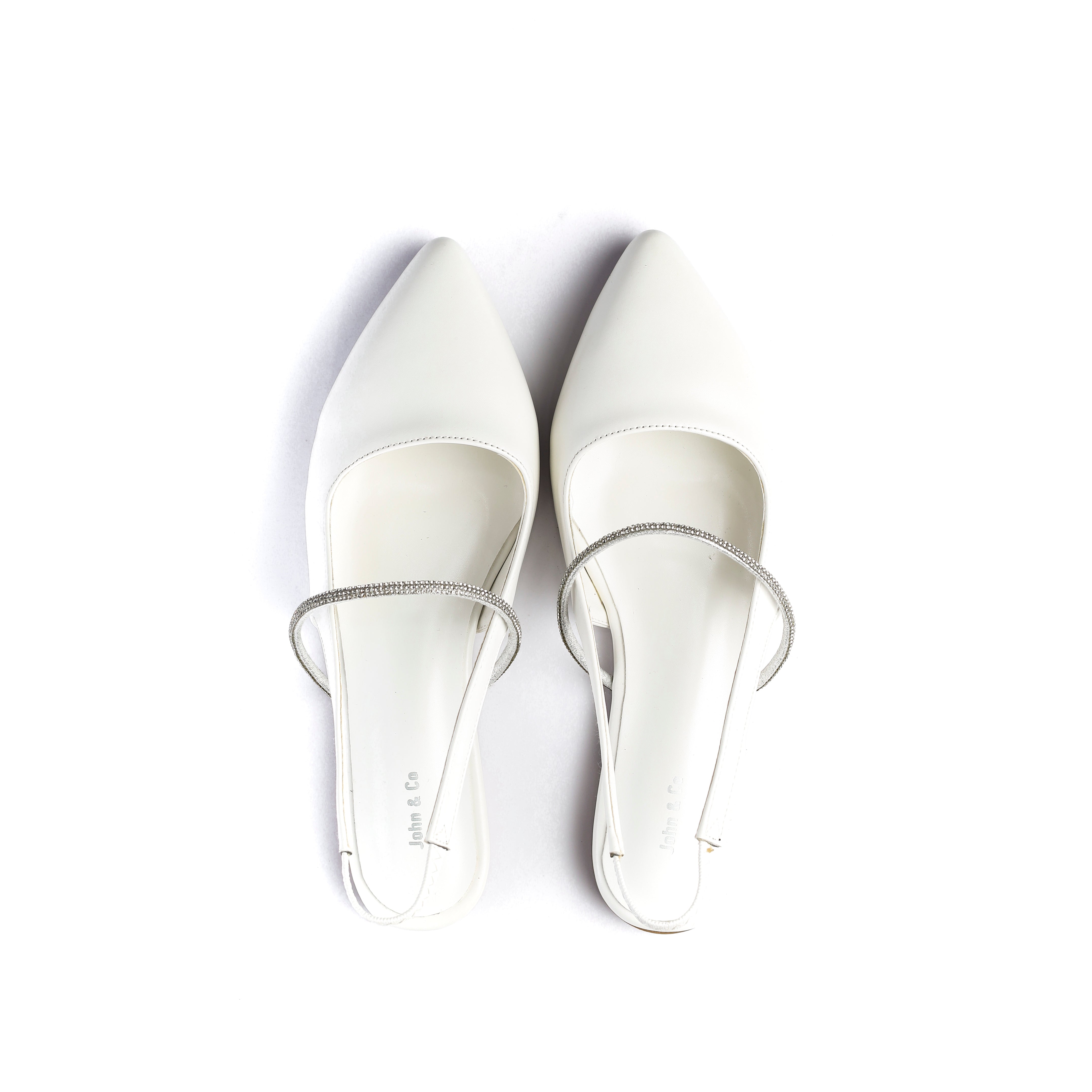 Noir Luxe Flats. White