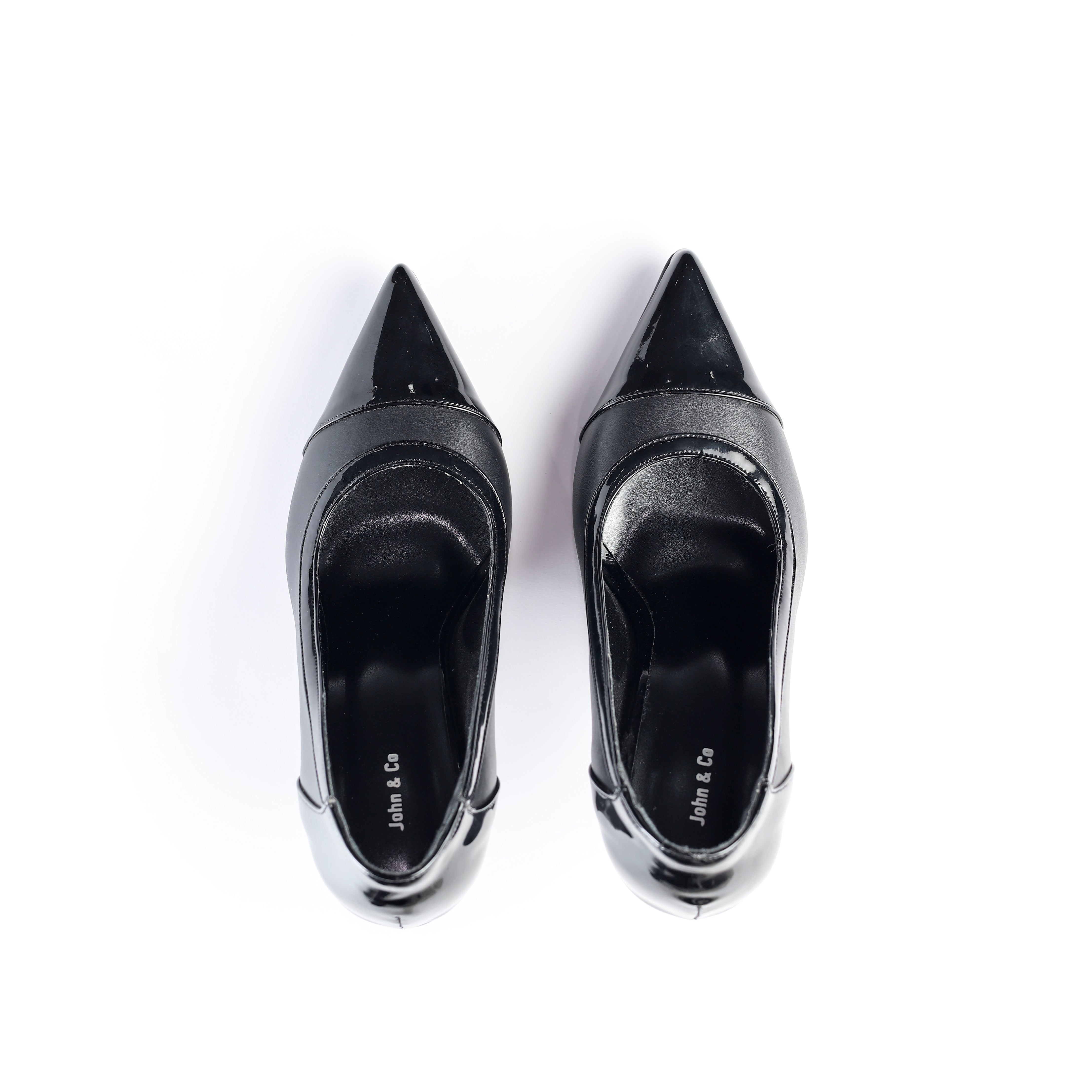 Refined High Heel Pumps. Black