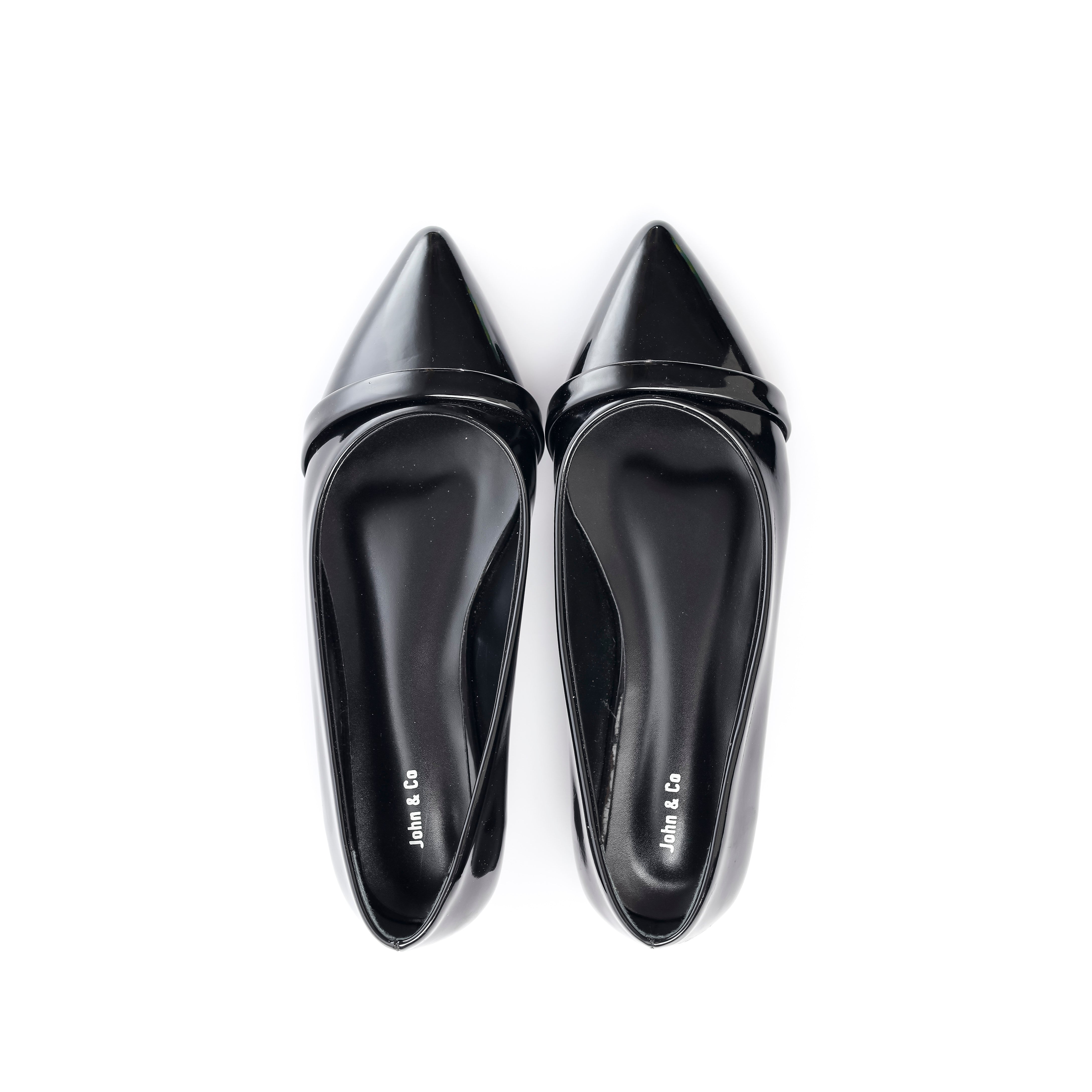 Timeless Pointed Flats Black