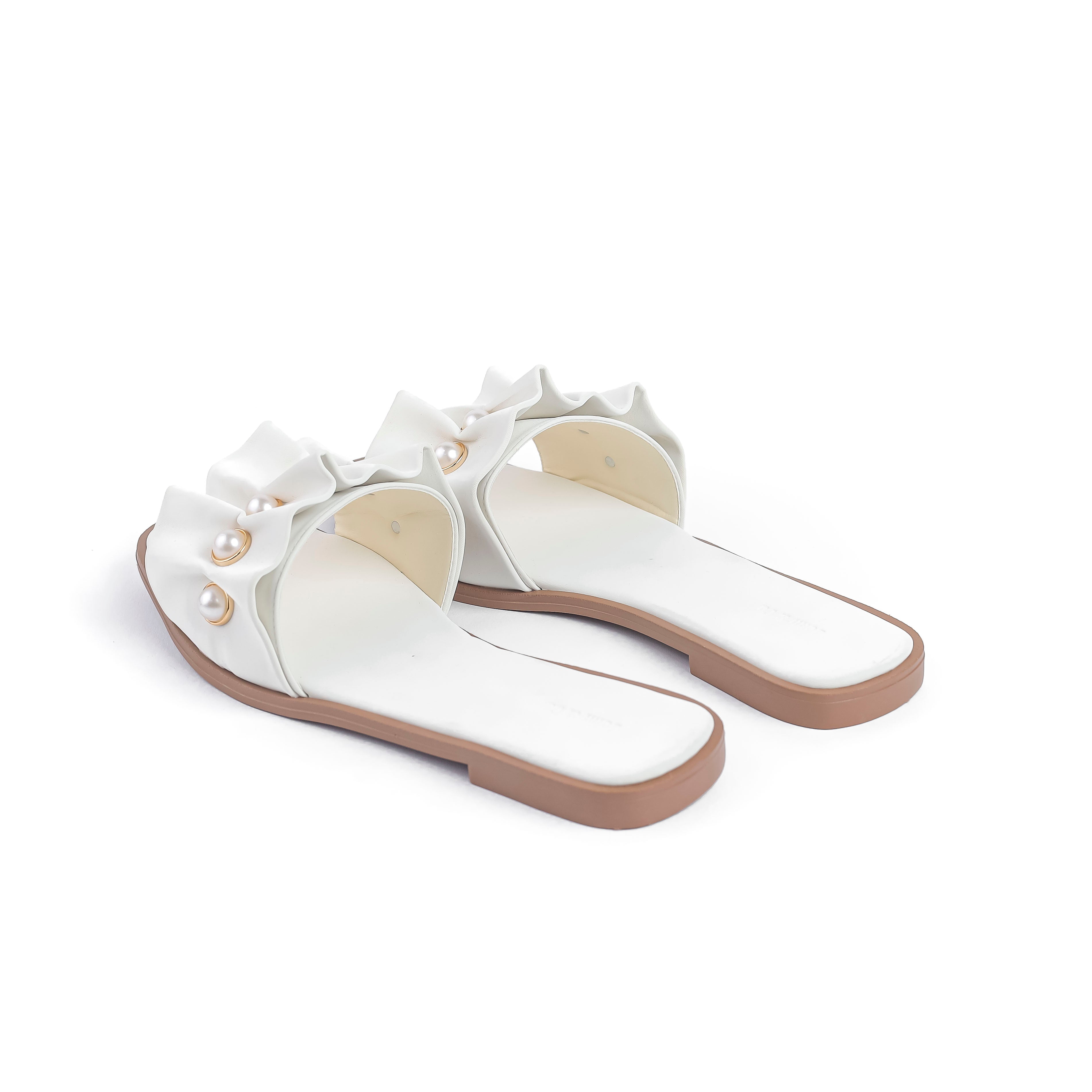 Perle White