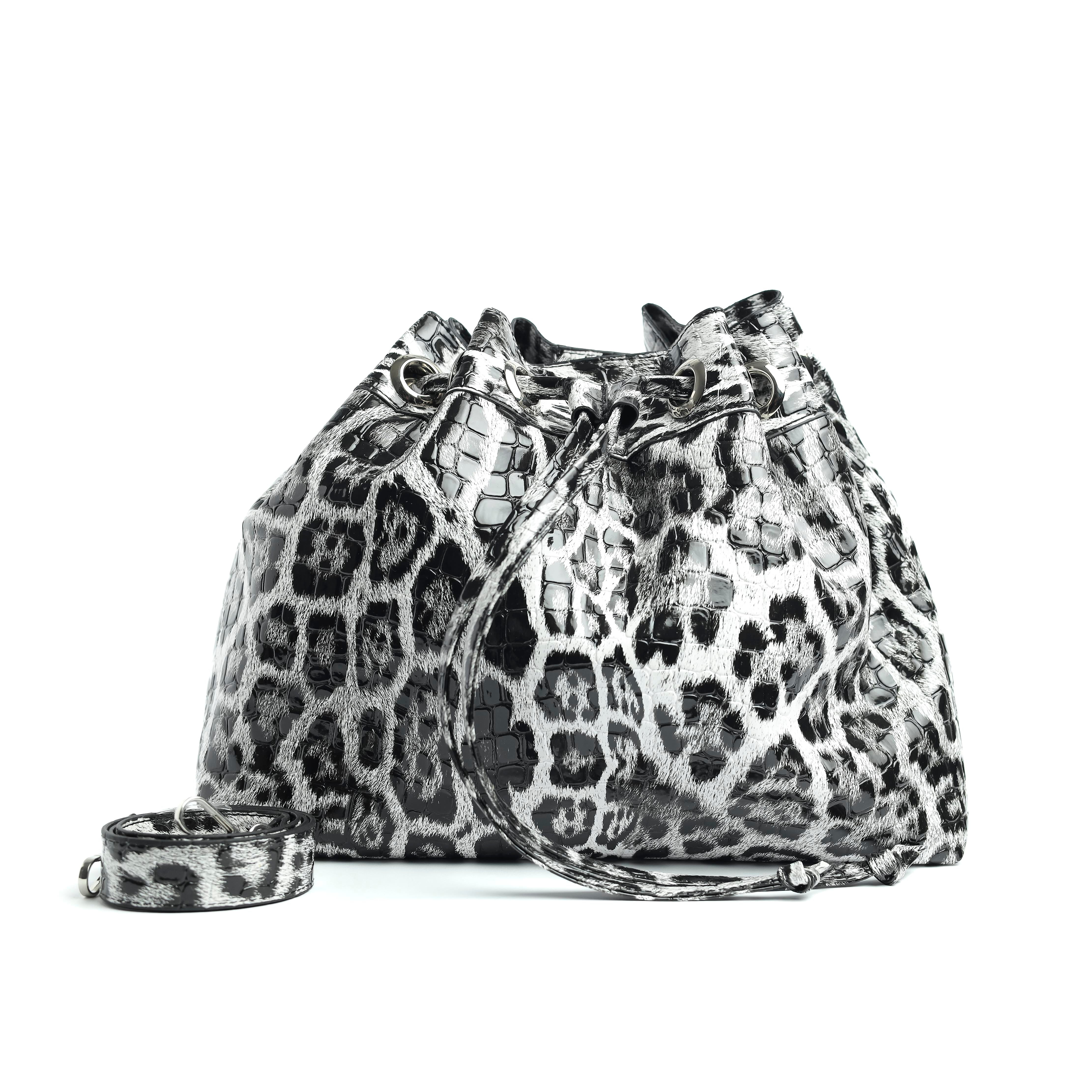 Vintage-Inspired Leather Bucket Bag "Leopard" black&white